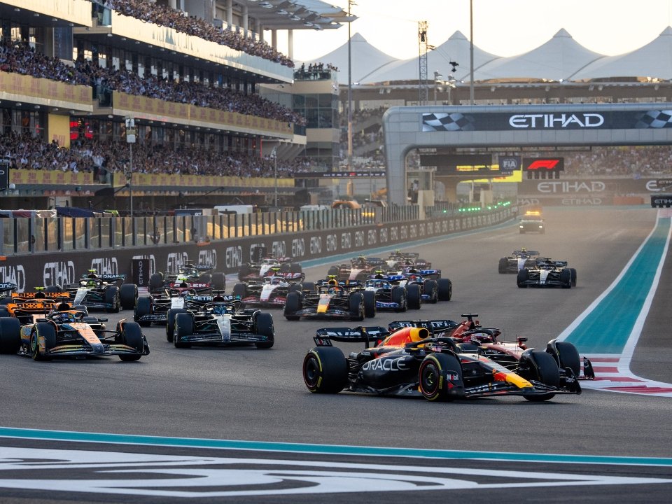 Abu Dhabi Grand Prix 2024 Ticket Package – Abu Dhabi | Gullivers Sports ...